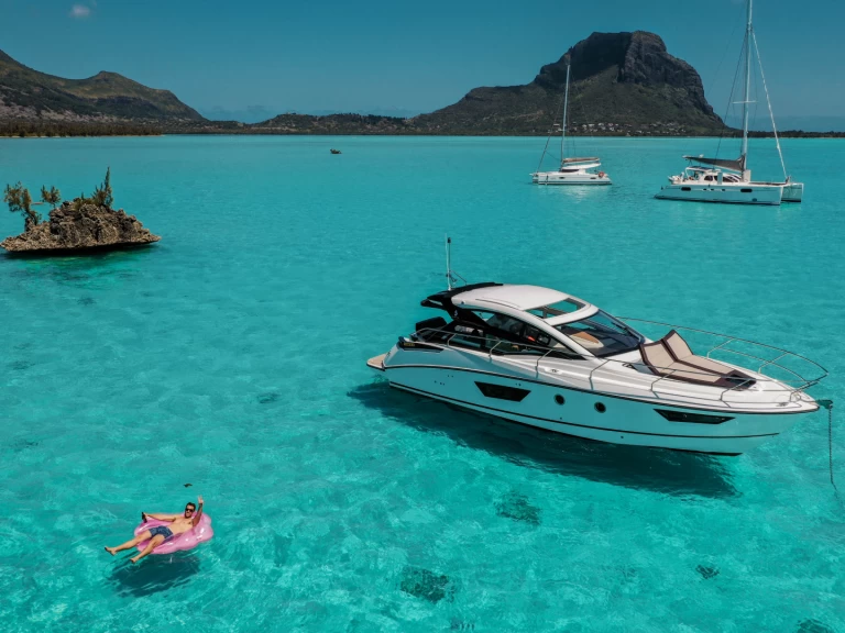 Luksusowy jacht do wynajmu w Tamarin w najlepszej cenie