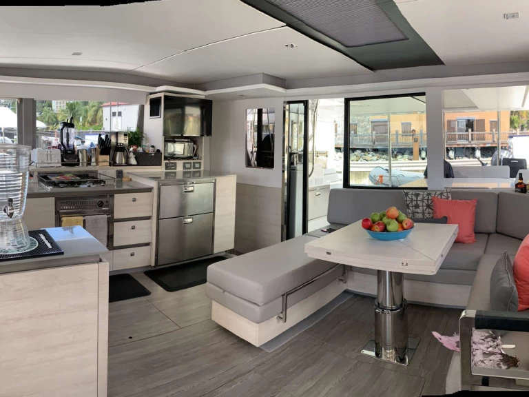 Leopard CHANGES IN LATITUDES między profesjonalistami a osobami prywatnymi w Virgin Gorda