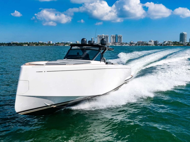 Wynajem Luksusowy jacht Pardo Yachts z patentem 