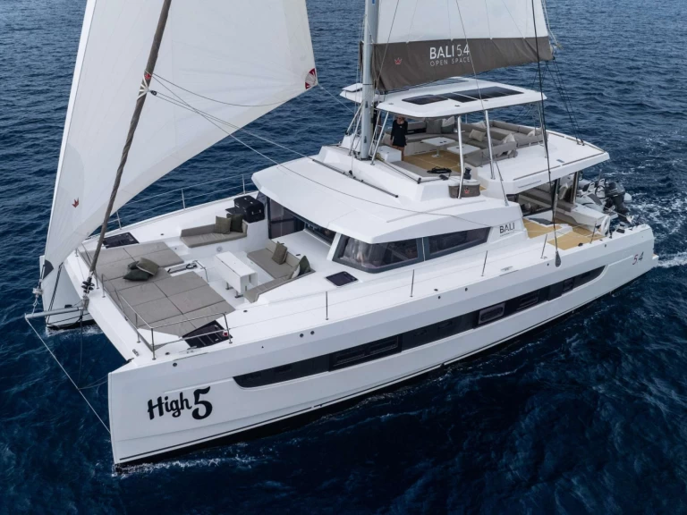 Wynajem Luksusowy jacht Bali z patentem 