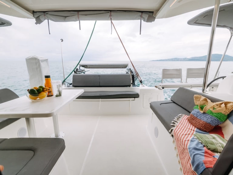 Wynajem Katamaran Excess z patentem 