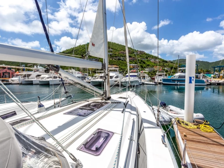 Wynajem Żaglowiec Bavaria z patentem 