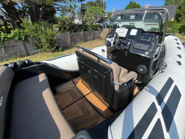 Wynajem Łódż półsztywna Brig z patentem 