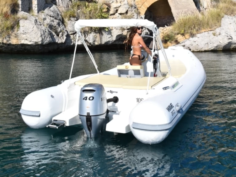 Łódż półsztywna do wynajmu w Palermo w najlepszej cenie