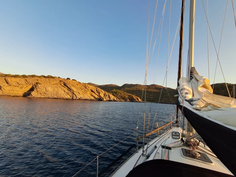 Wynajem Żaglowiec Bénéteau z patentem 