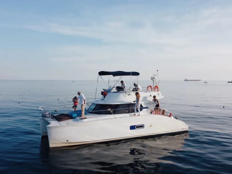 Fountaine Pajot Highland 35 między profesjonalistami a osobami prywatnymi w Belém