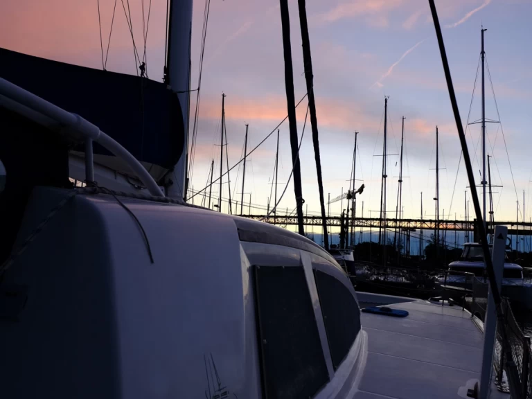 Wynajem łodzi Belém tanio Catana 50