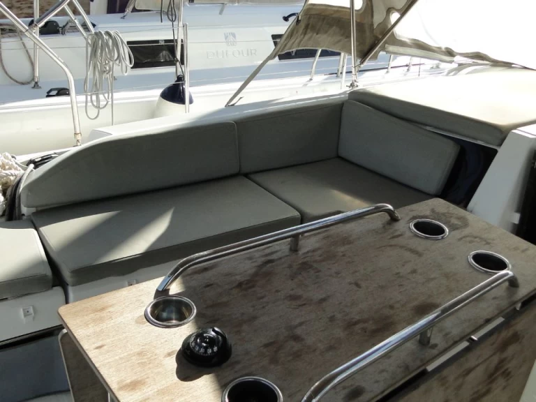 Wynajmij Żaglowiec z lub bez skippera Bénéteau w Alimos