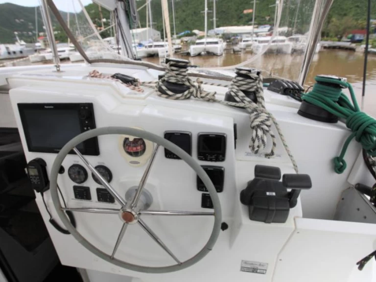 Katamaran do wynajmu w Road Town w najlepszej cenie