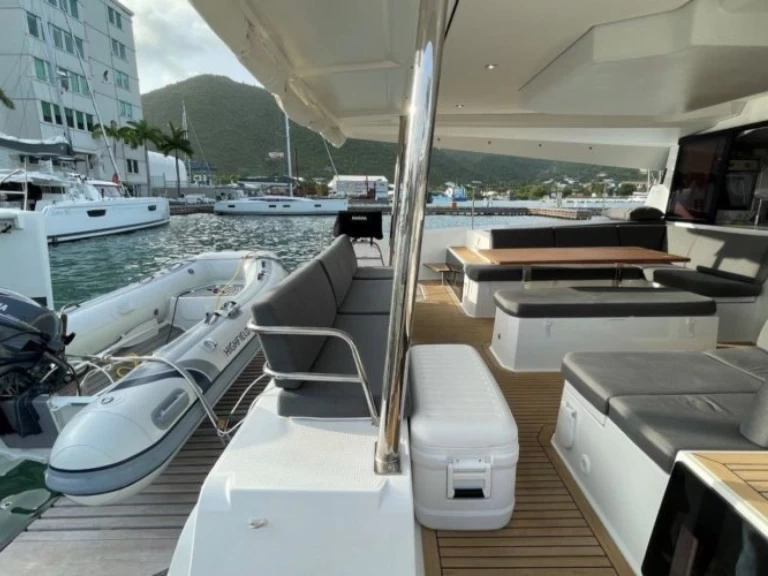 Wynajmij Fountaine Pajot Elba 45 w Road Town