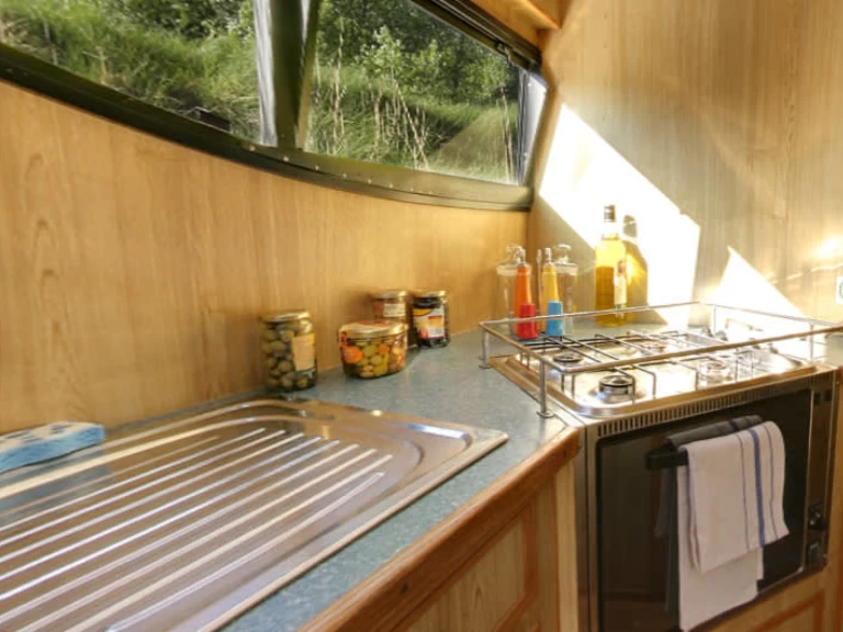 Wynajmij Le Boat Caprice w Chertsey