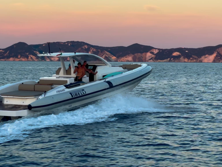 Pirelli Pirelli 50 EFB między profesjonalistami a osobami prywatnymi w Torre Annunziata