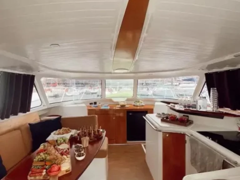 Wynajem Motorówka w Belém - Fountaine Pajot Highland 35