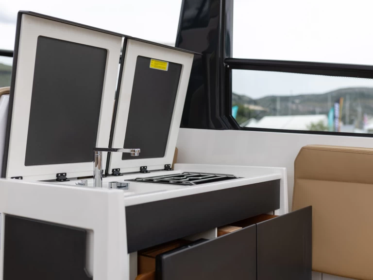 Wynajmij Motorówka z lub bez skippera X-Yachts w Split