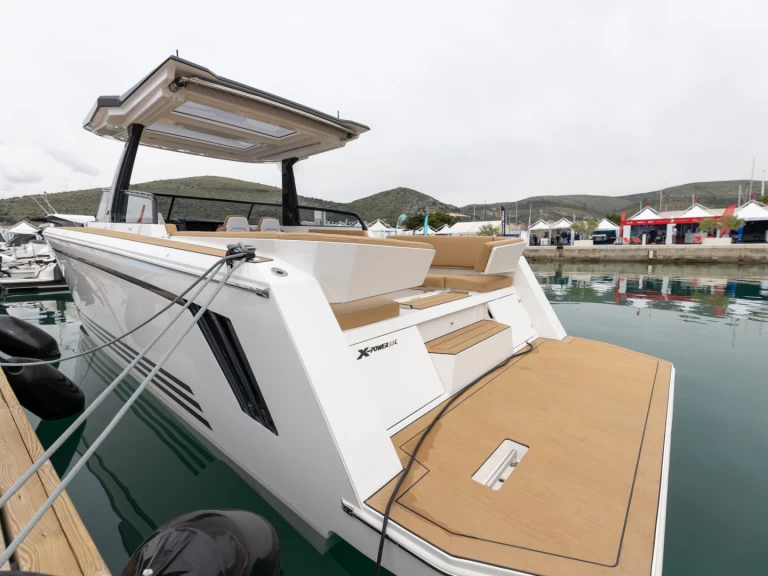 Motorówka do wynajmu w Split w najlepszej cenie