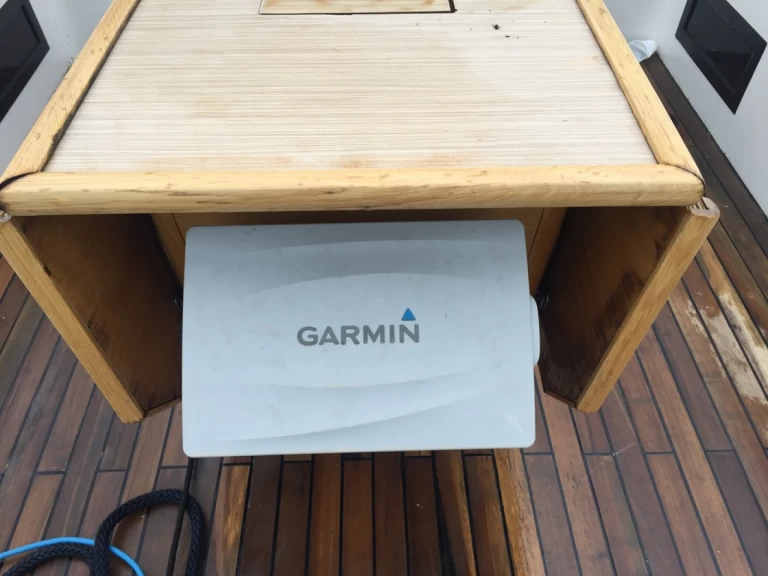 D&D Yacht D&D Kufner 54.2 między profesjonalistami a osobami prywatnymi w Punat