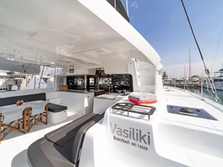 Katamaran do wynajmu w Alimos w najlepszej cenie