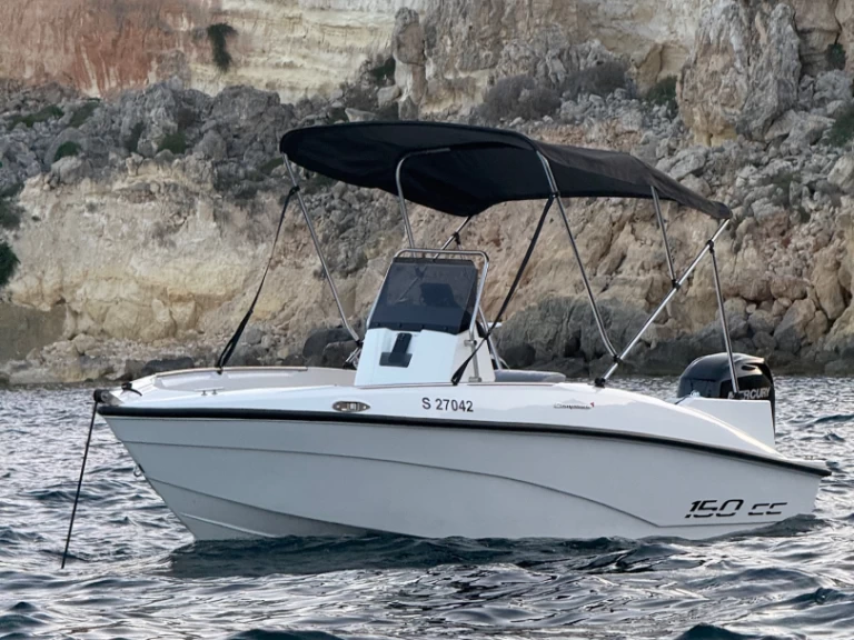 Motorówka do wynajmu w Xemxija w najlepszej cenie