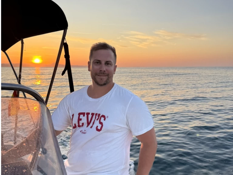 Wynajmij Motorówka z lub bez skippera Quicksilver w Denia