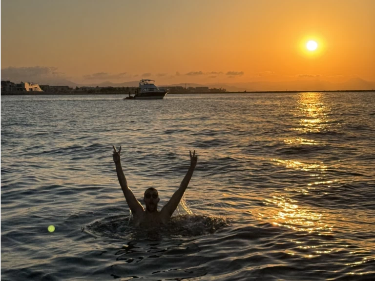 Wynajem Motorówka Quicksilver z patentem 