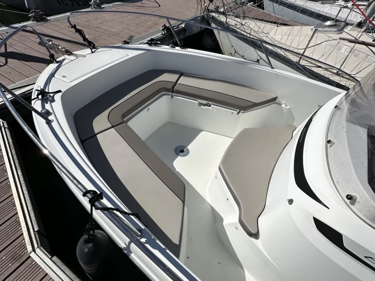 Wynajmij Motorówka z lub bez skippera Jeanneau w Le Havre