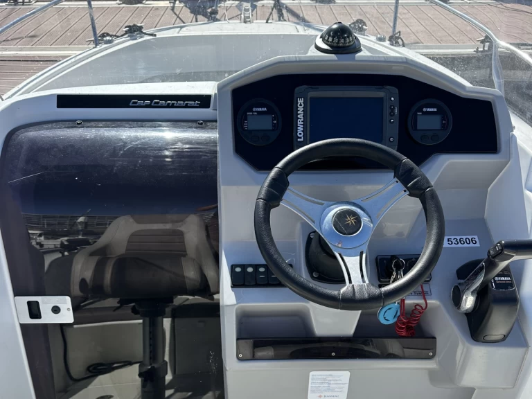 Jeanneau Cap Camarat 6.5 CC Serie 2 między profesjonalistami a osobami prywatnymi w Le Havre