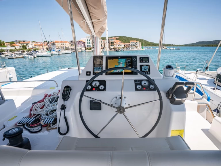 Wynajem łodzi Pirovac tanio Dufour Catamarans 48 Sail