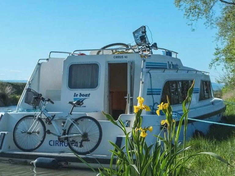 Wynajem Motorówka w Jabel -  Cirrus B