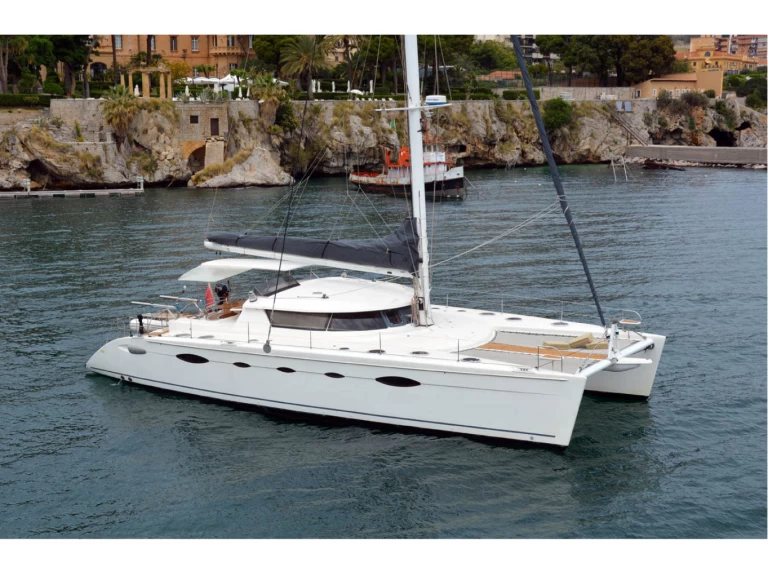 Wynajmij Fountaine Pajot Eleuthera 60 w Capo d'Orlando