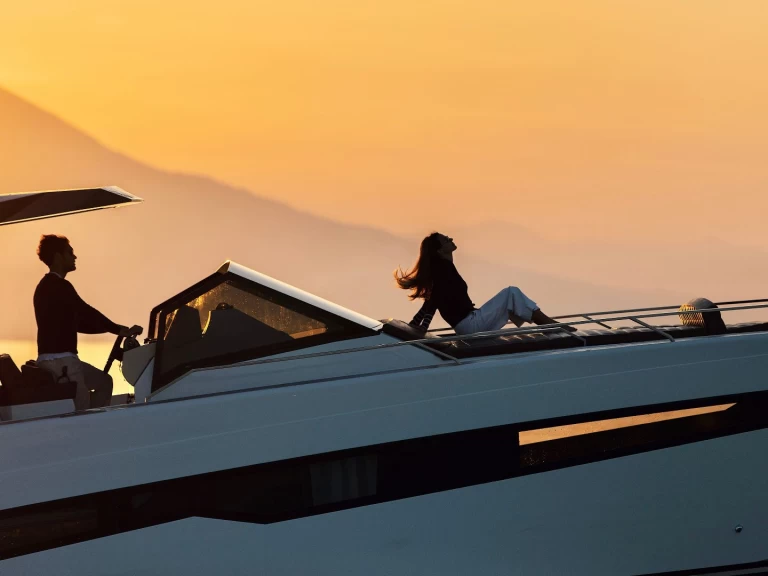 Motorówka do wynajmu w Antibes w najlepszej cenie