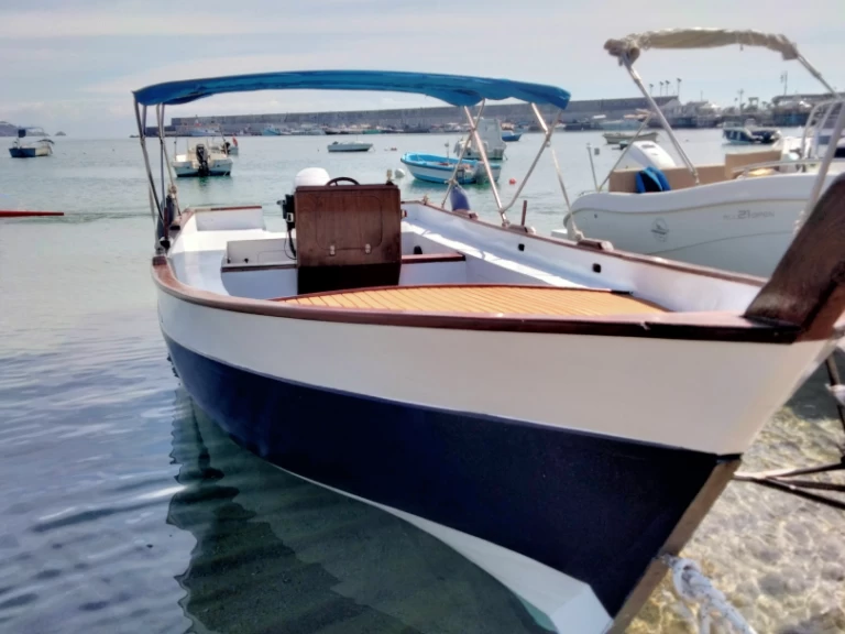 Wynajmij Motorówka z lub bez skippera Lancia w Giardini-Naxos