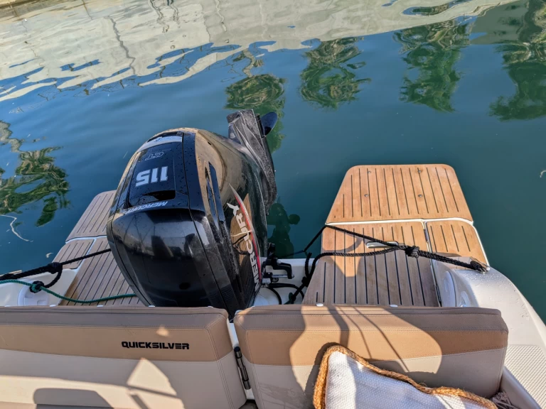 Wynajem w Six-Fours-les-Plages- Quicksilver Quicksilver 605 Sundeck na SamBoat