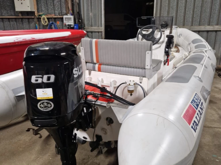 Wynajem Łódż półsztywna w Carantec - Valiant V-520