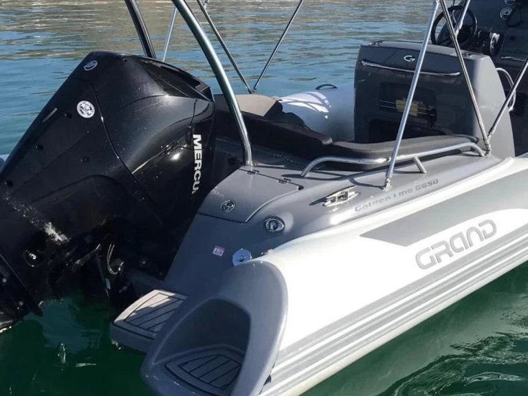 Łódż półsztywna do wynajmu w Puerto de Pollensa w najlepszej cenie