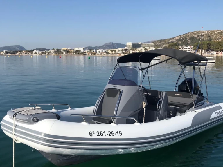 Grand Boats Golden Line G650LF między profesjonalistami a osobami prywatnymi w Puerto de Pollensa