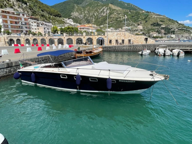 Wynajem w Amalfi- Tornado 38 classic na SamBoat