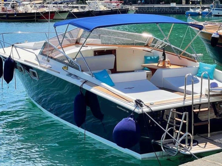 Wynajem Motorówka w Amalfi - Tornado 38 classic