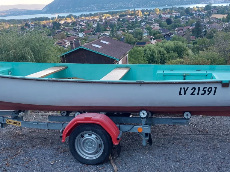 Motorówka do wynajmu w Saint-Jorioz w najlepszej cenie