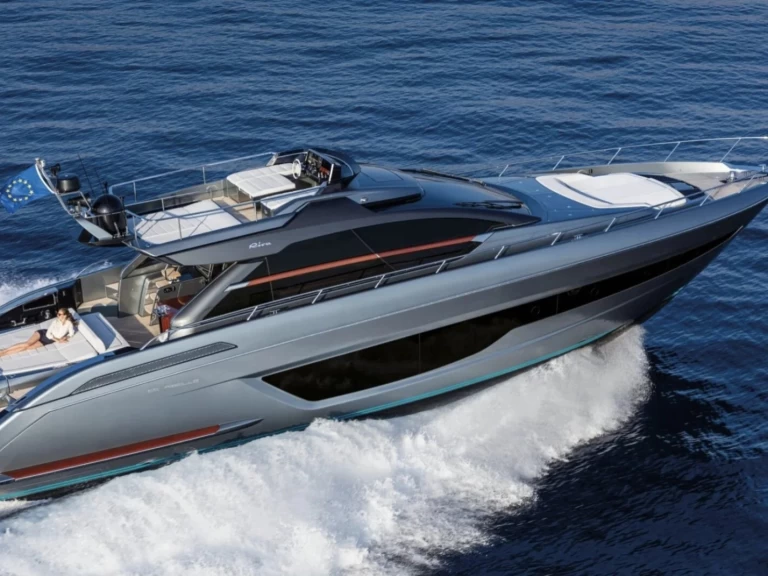 Wynajmij Riva Rebel 66 w Saint-Tropez