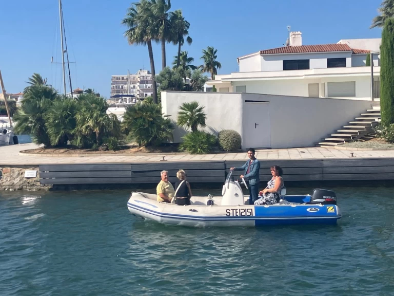 Wynajem Łódż półsztywna Zodiac z patentem 