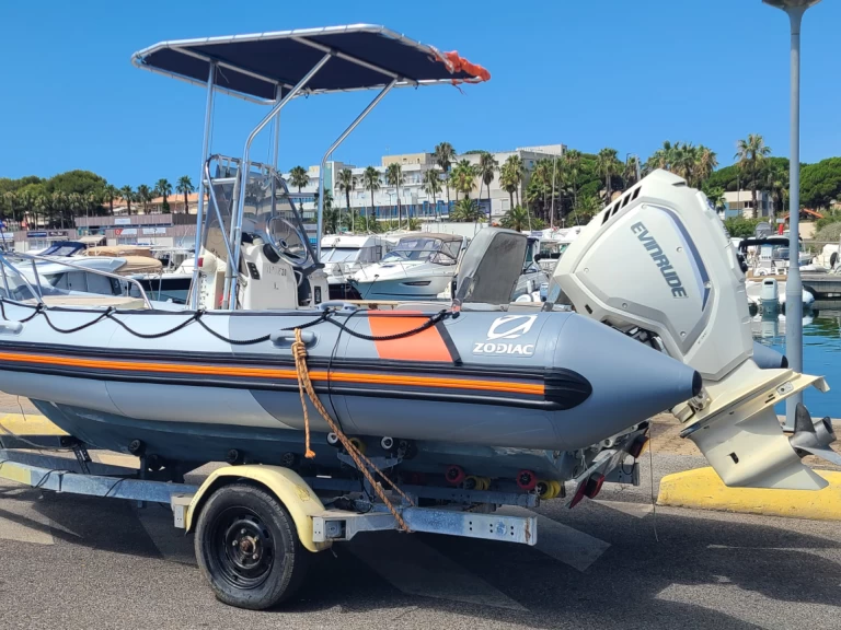 Wynajem łodzi Zodiac Pro Open 550 w Six-Fours-les-Plages na SamBoat 