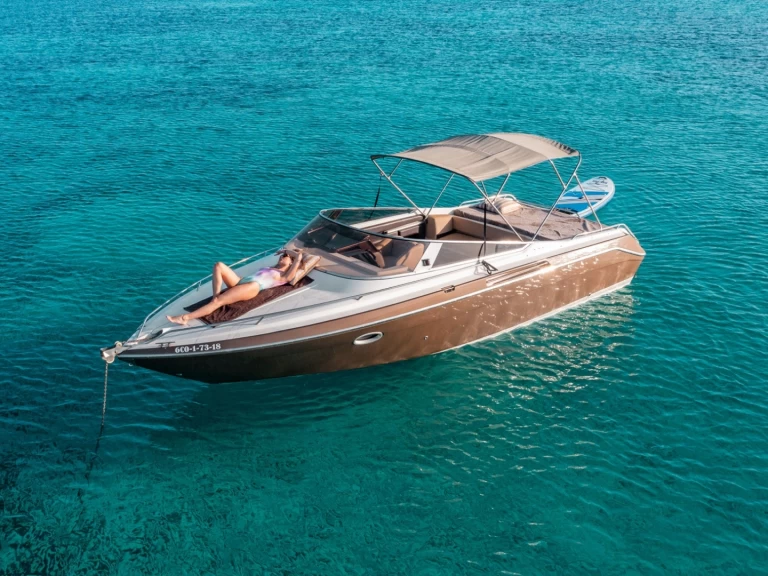 Wynajem Motorówka Cranchi z patentem 