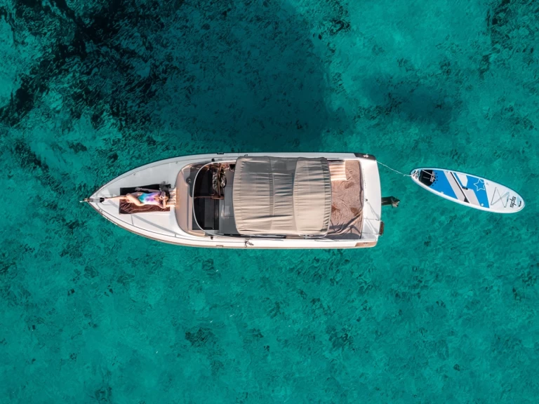 Motorówka do wynajmu w Ibiza Town w najlepszej cenie