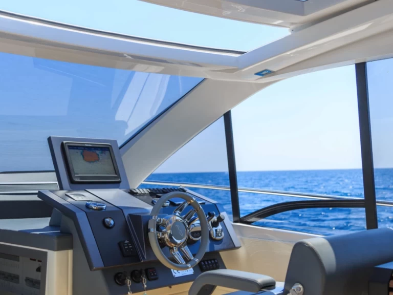 Motorówka do wynajmu w Neapol w najlepszej cenie