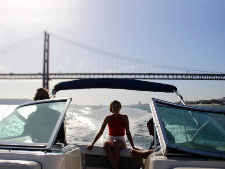 Wynajem Motorówka Sea Ray z patentem 