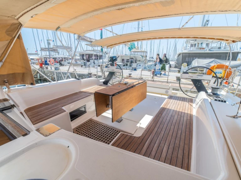 Wynajem łodzi Dufour Dufour 530 w Alimos na SamBoat 