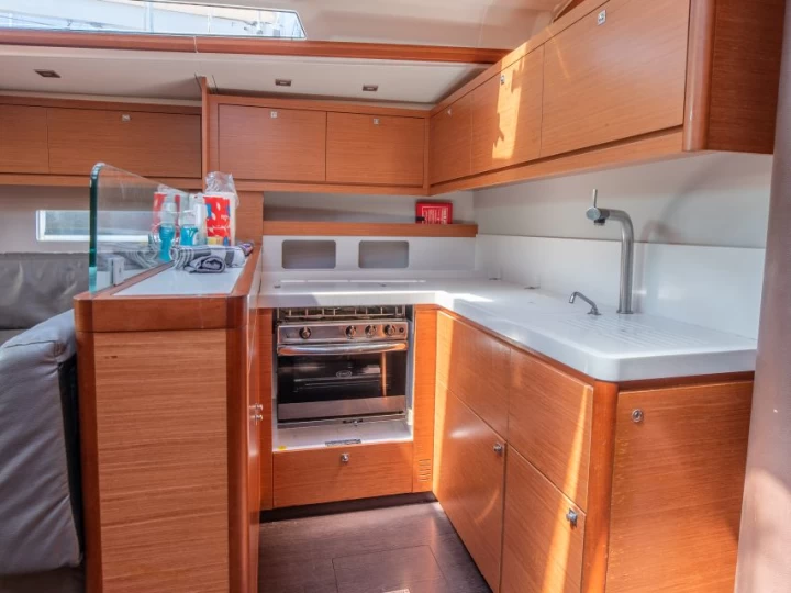 Wynajem Żaglowiec Dufour z patentem 