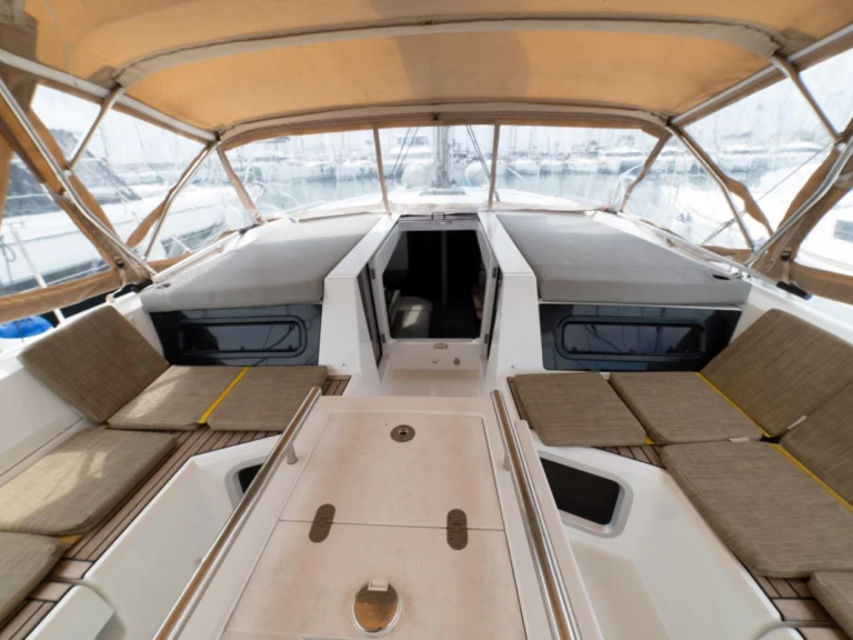 Wynajem w Alimos- Bénéteau Oceanis 51.1 na SamBoat