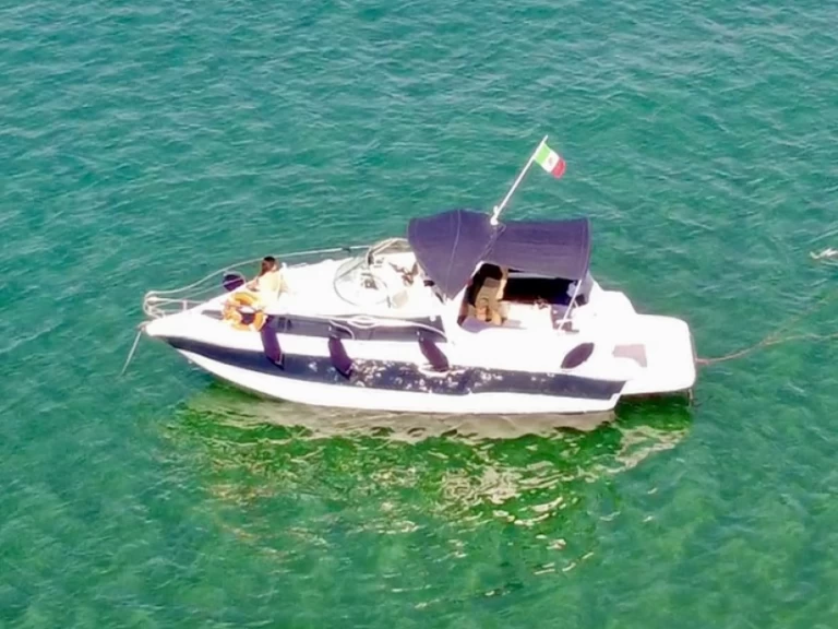 Motorówka do wynajmu w Civitavecchia w najlepszej cenie