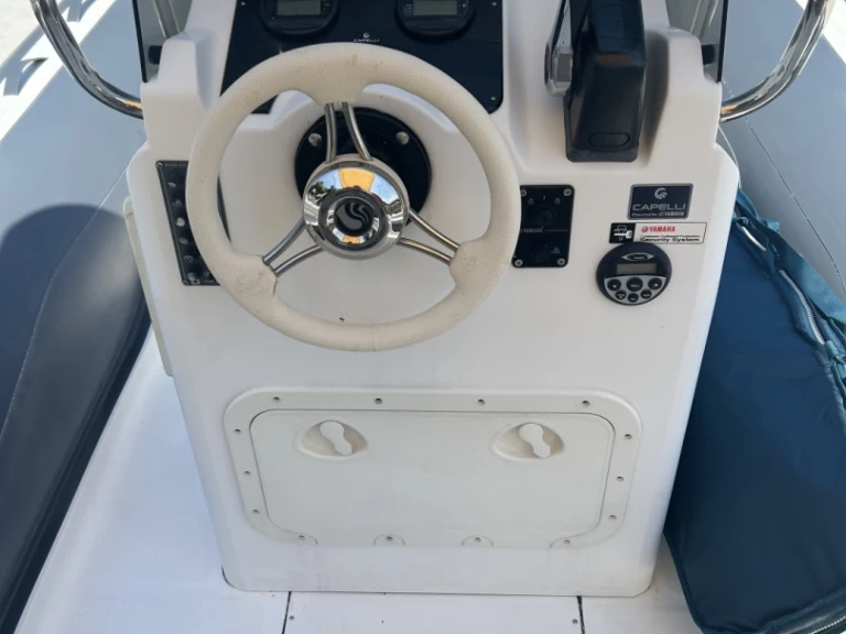 Wynajmij Łódż półsztywna z lub bez skippera Capelli w Arcachon